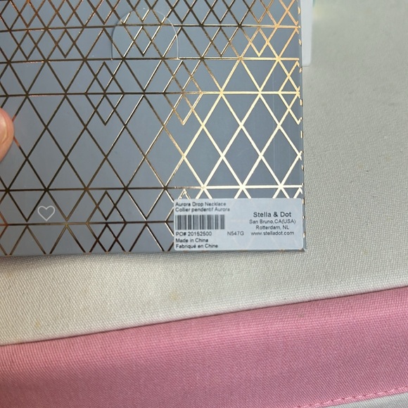 NWT Stella & Dot Aurora Drop necklace - Picture 3 of 3